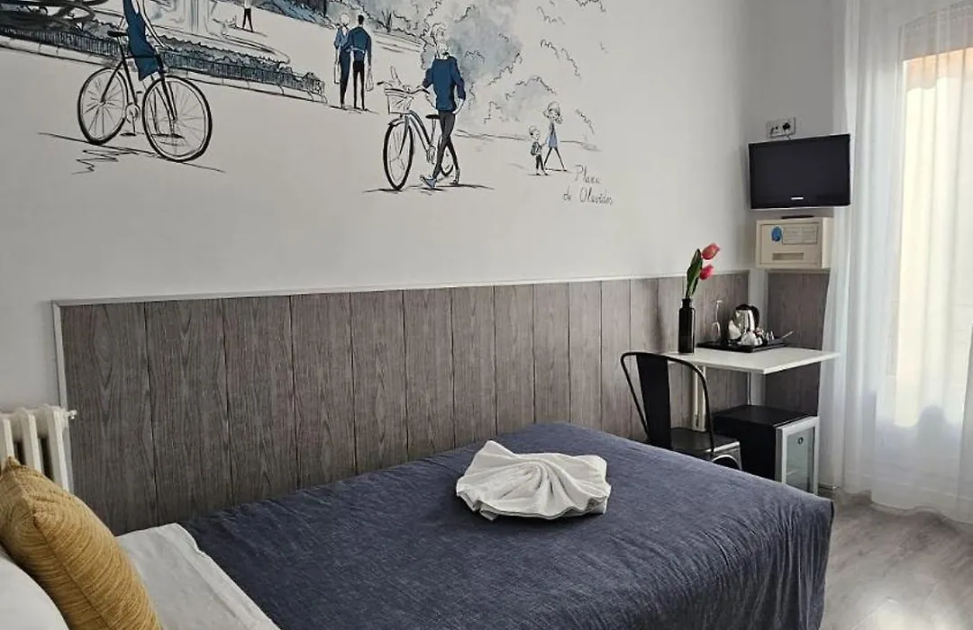 Hostal Lauria-1