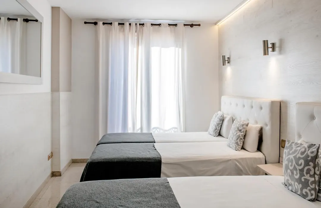 Aparthotel Rambla108-1