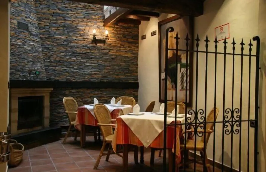 Hostal Torre De Guzman-1