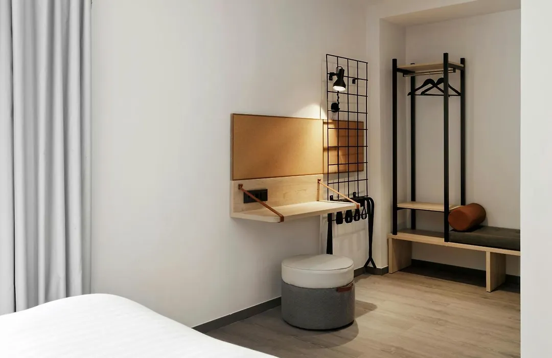 Moxy Barcelona-1