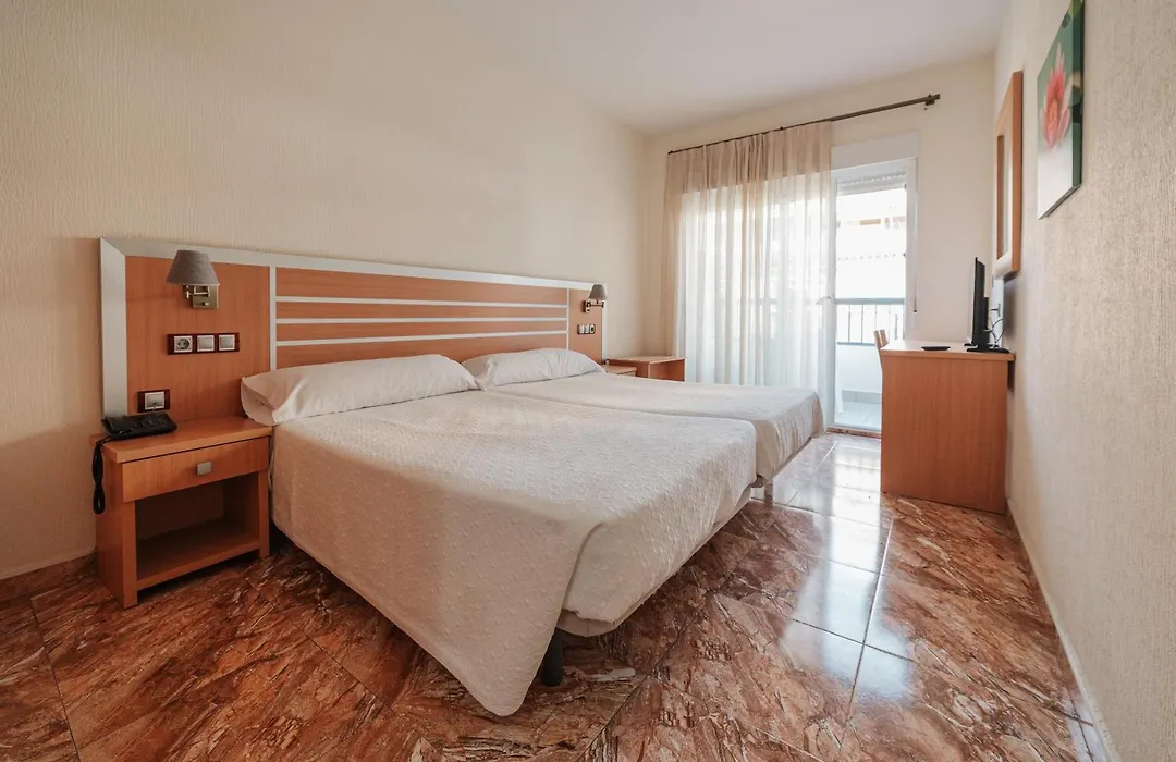 Hotel La Familia-1