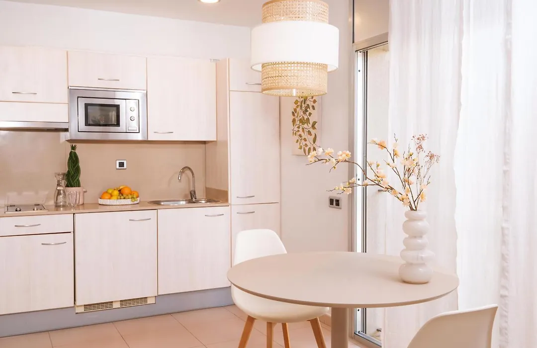 Apartamentos Porta Coeli-1