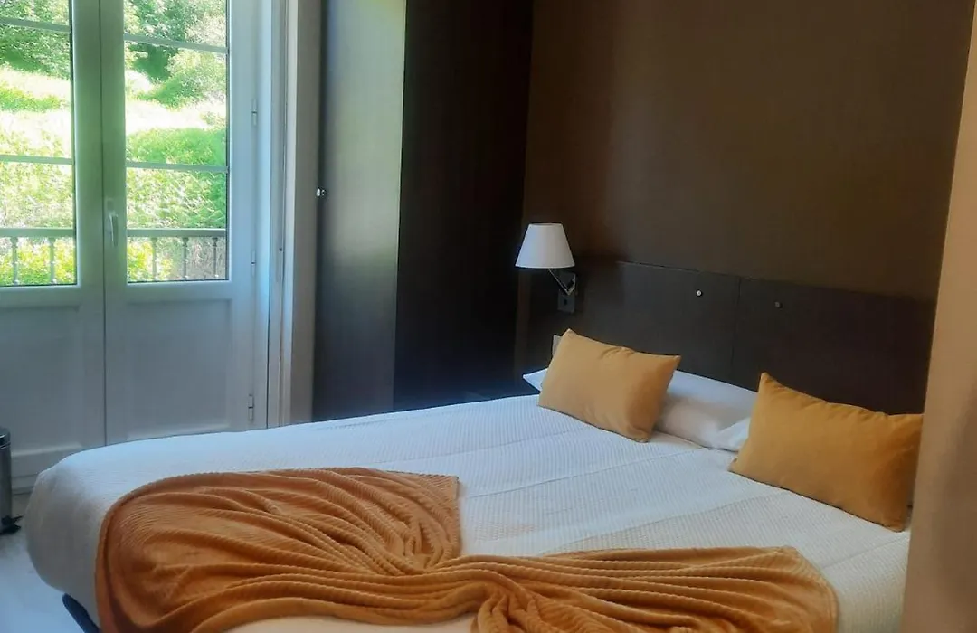 Pension-Albergue Lemos-1