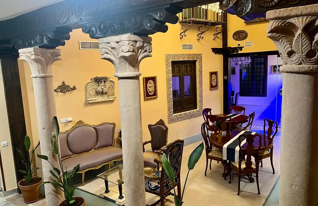Hotel Boutique Casón De Los López-1