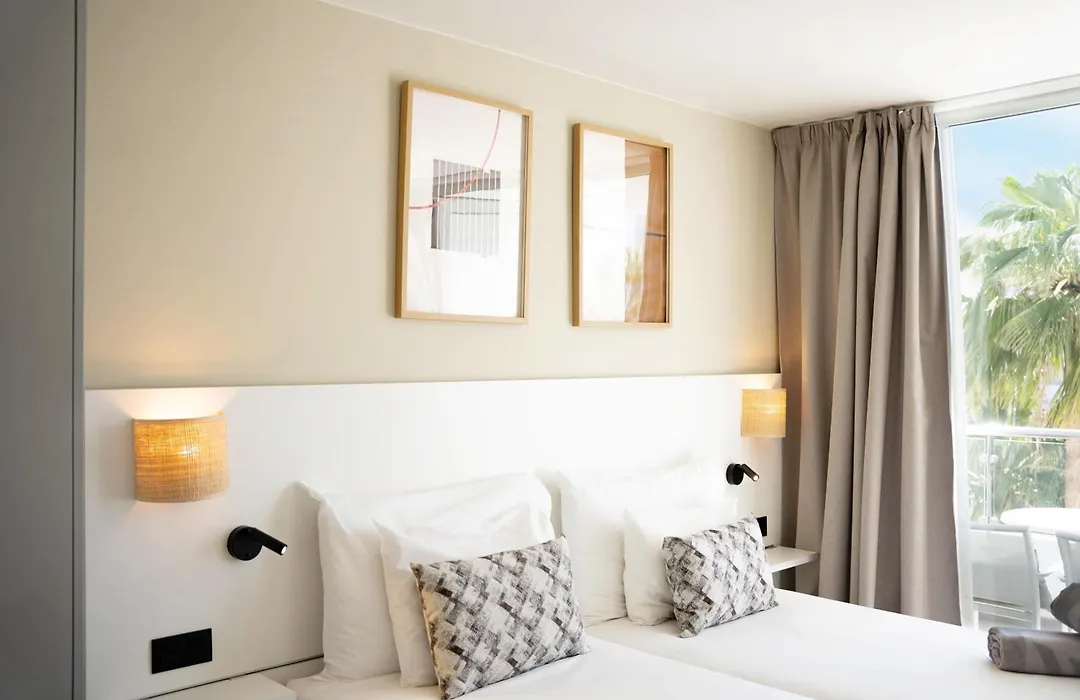 Coral Ocean View - Adults Only-1