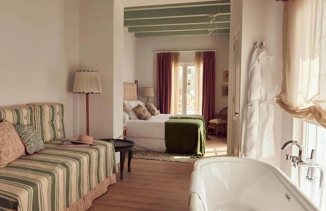 Cristine Bedfor Mahon Boutique Hotel-1
