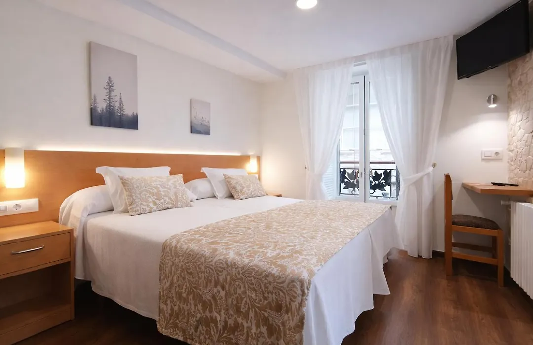Hostal Anosa Casa-1
