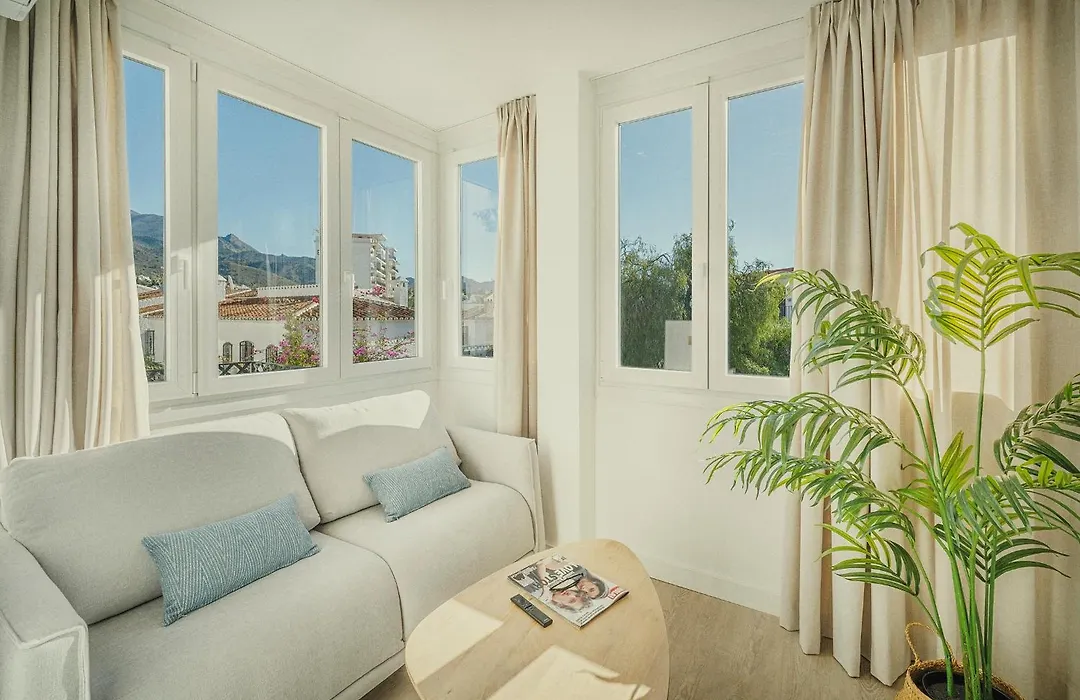 Beneste Nerja Hostal-1