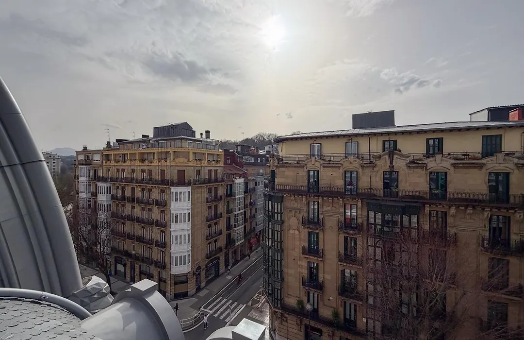 Palacio Bellas Artes San Sebastian, Curio Collection Hilton-1