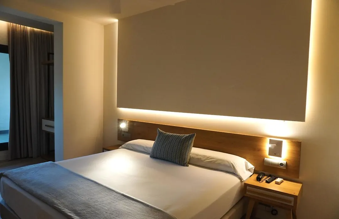 Hotel Brisamar Suites-1