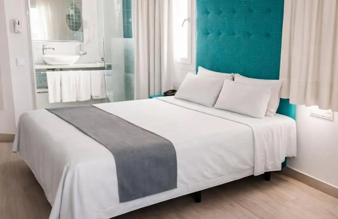 Hotel Roca-Mar-1