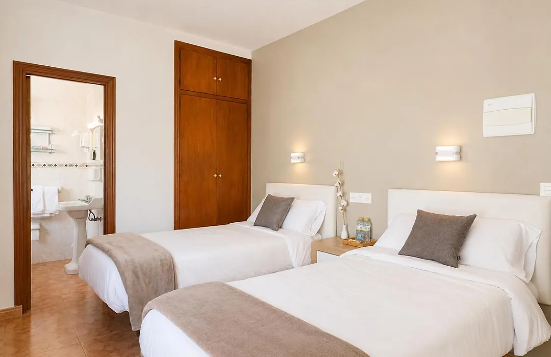 Hostal Rocamar-1