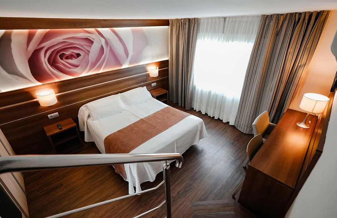 KAKTUS Hotel Volga-1