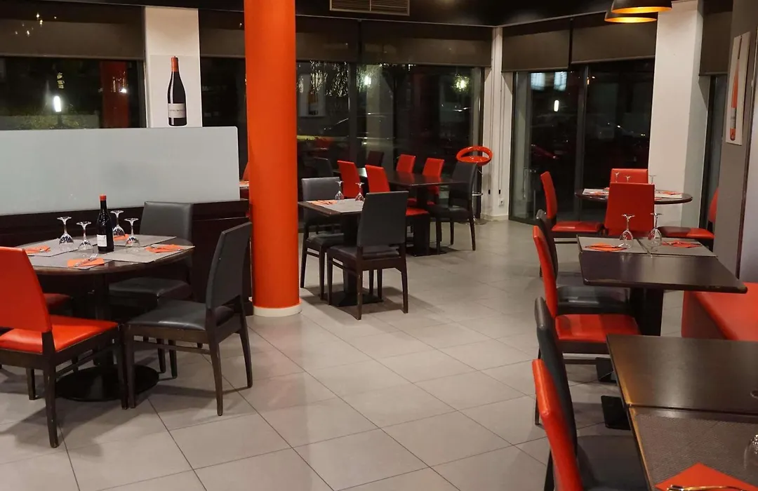 Ibis Girona-1
