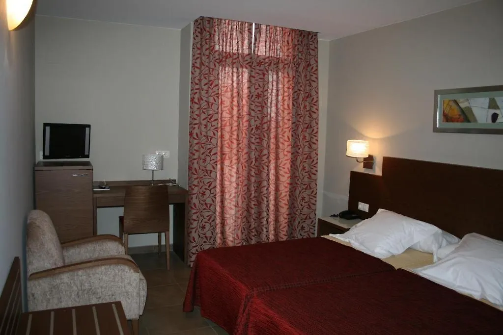 Hotel Ciutat De Carlet-1