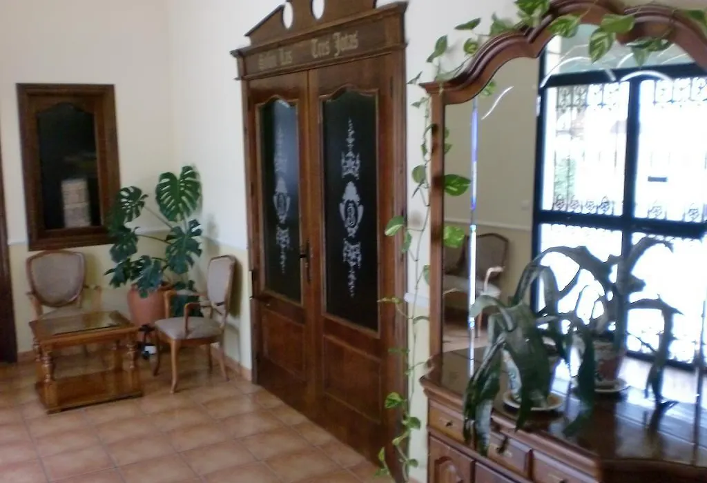 Hostal las Tres Jotas-1