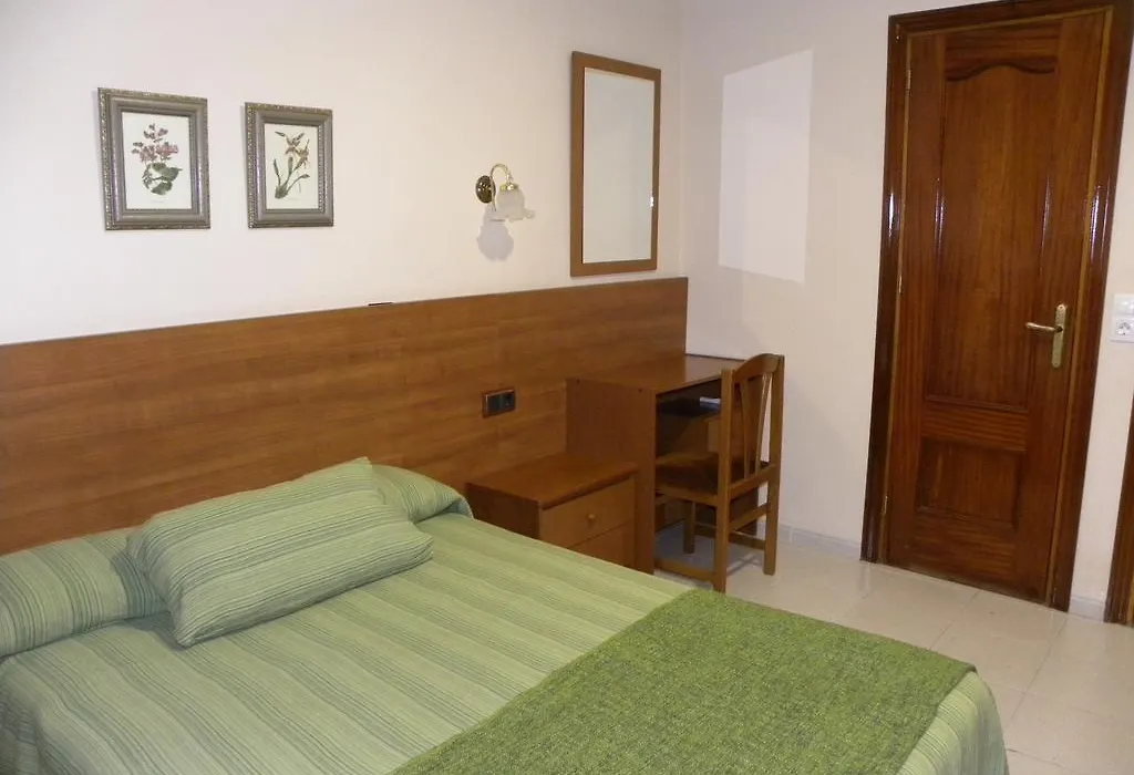 Hostal El Catalán-1