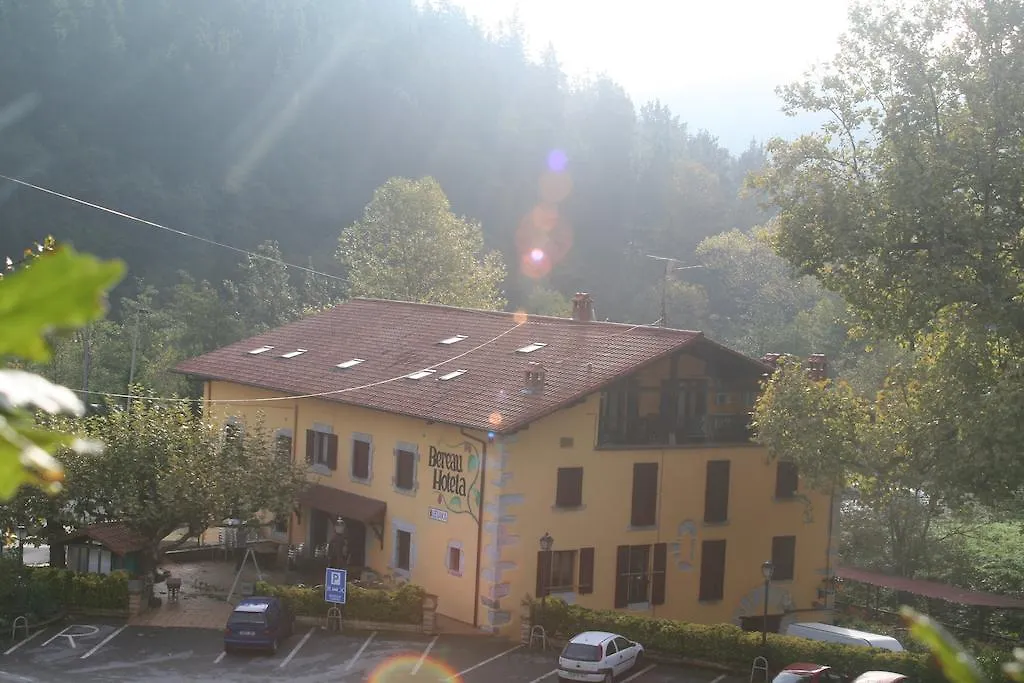 Hotel Rural Bereau-1
