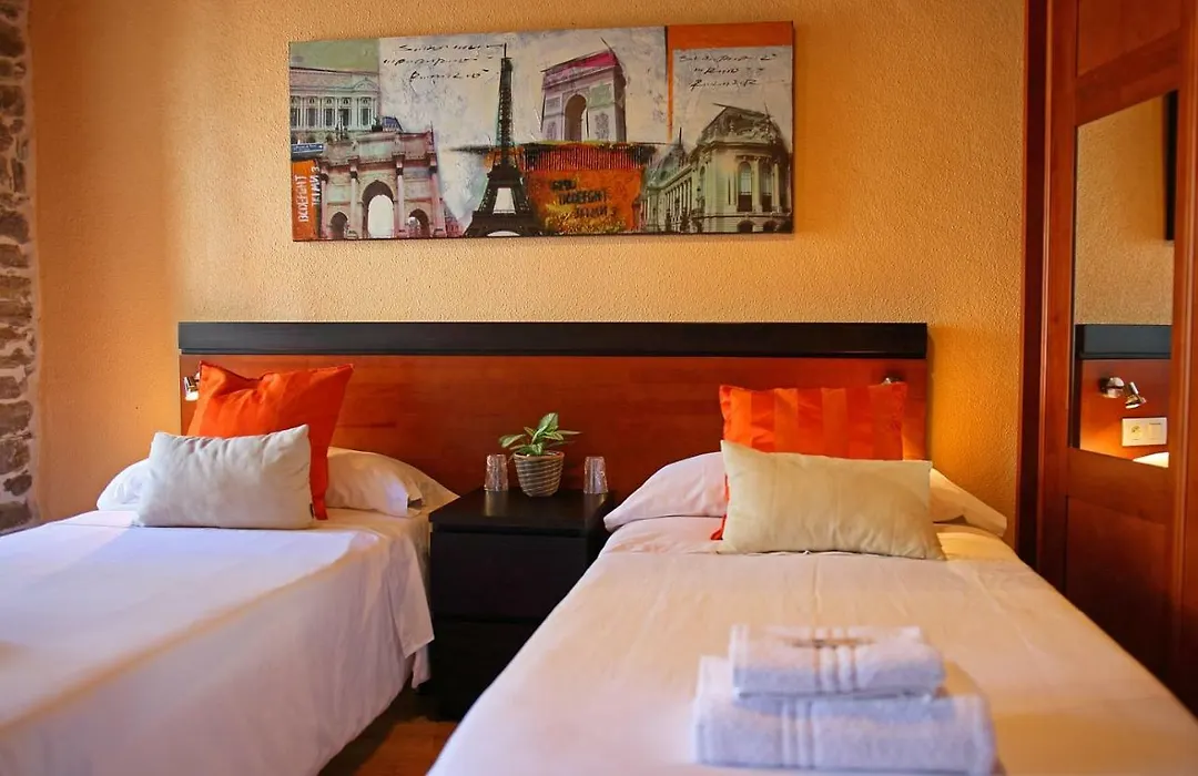 Aqua Rooms Sarria-1