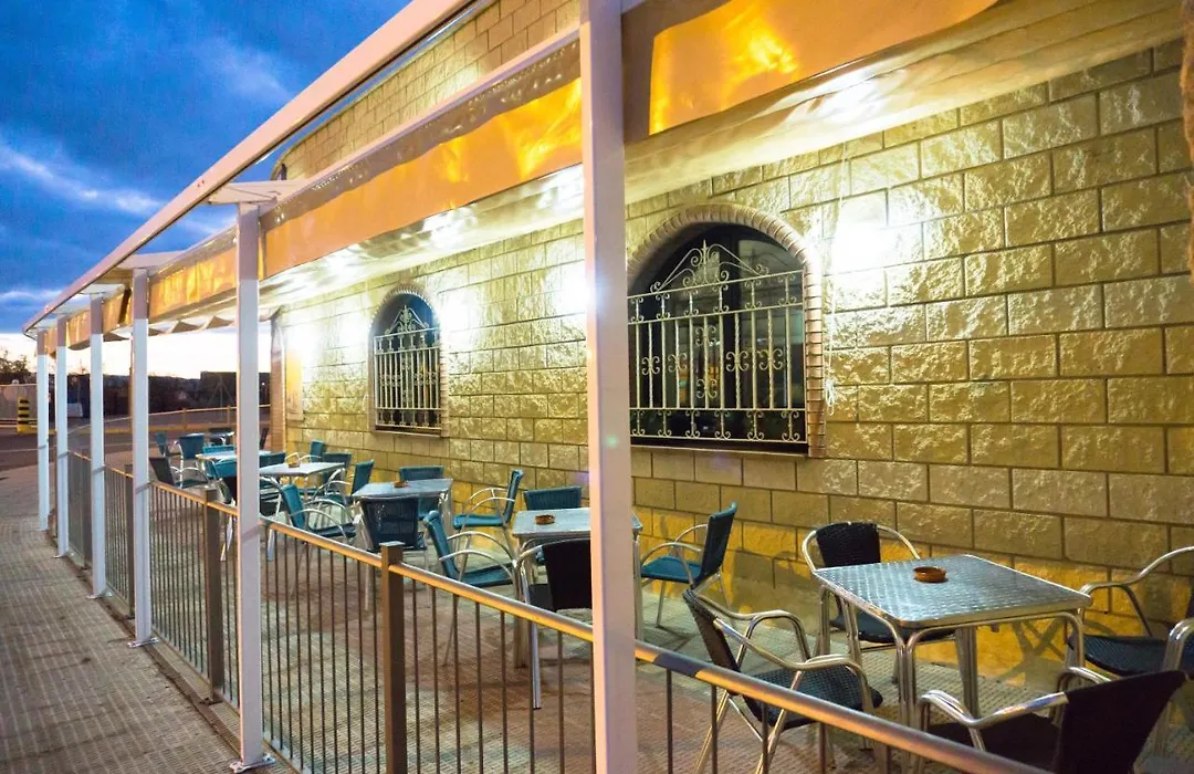 Hotel Restaurante Caracho-1