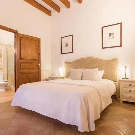 Petit Hotel Alaro-3