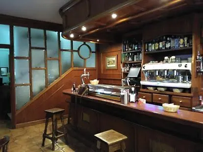 Hostal Restaurante Pacos-2
