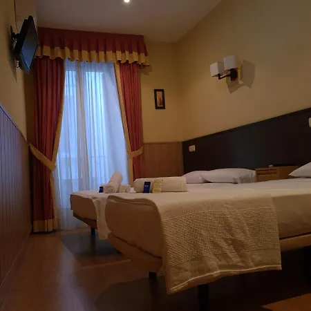 Hostal Oporto-3