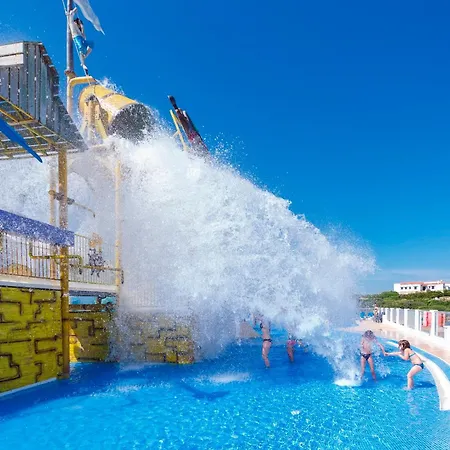 Fergus Club Carema Splash-2