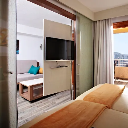 Sandos Benidorm Suites (Adults Only)-3