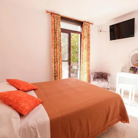 Hostal Ramos-3