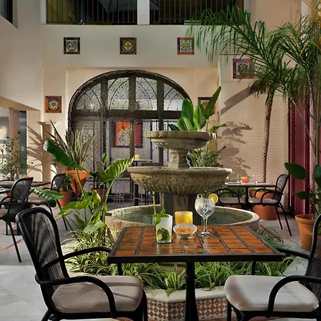 H10 Corregidor Boutique Hotel-3