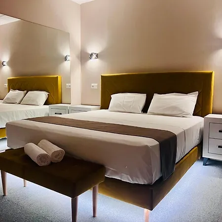 Rooms Luxury Madrid-3