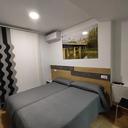 Hostal Rioja Condestable-2