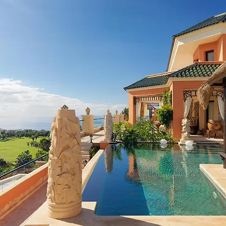 Royal Garden Villas, Luxury Hotel-2