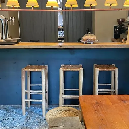Hostal De Bianya-3