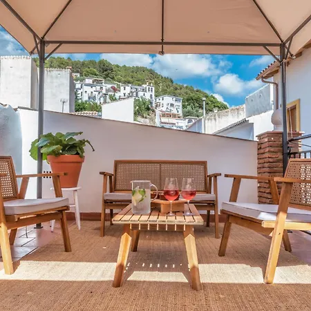 Encanto Guesthouse-3