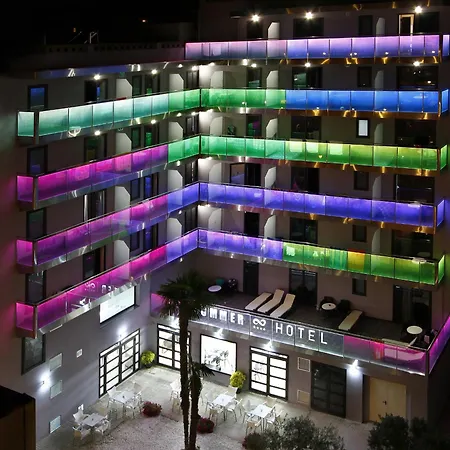 Summer Hotel-3