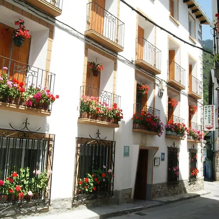 Hostal Pirineos Meliz-3