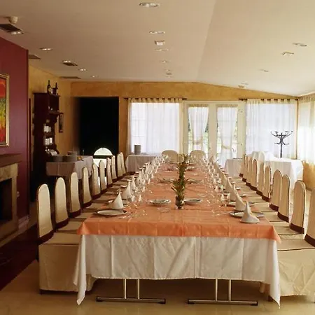 Hotel Villa De Nava-3