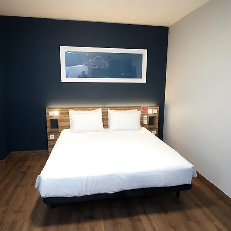 Travelodge Madrid Metropolitano-2
