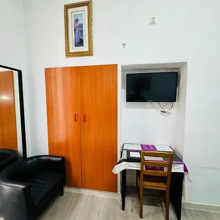 Hostal Mont Thabor-3