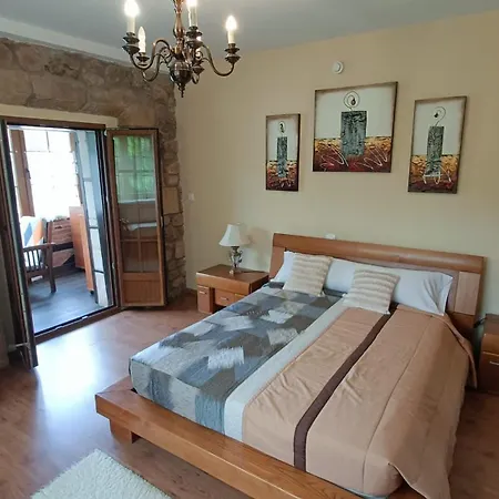 Trisileja Posada El Manjon-3