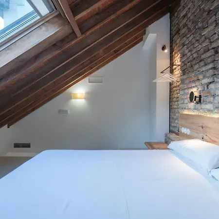 La Moderna Suites-3