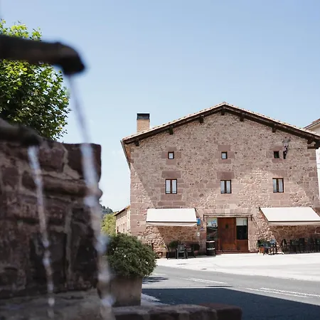 Hotel Rural LATORRIÉN DE ANE-3