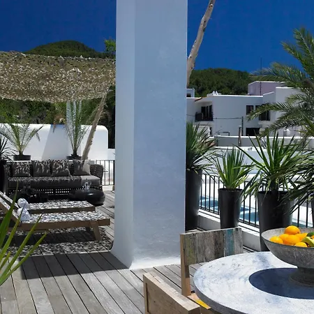 The Giri Residence-3