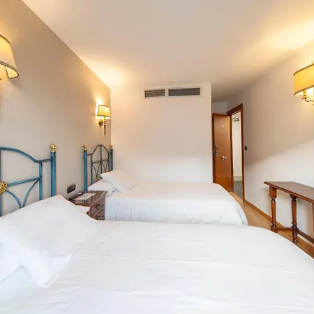 Hostal SIN RECEP24H Puerta de la Villa - Pet friendly&Restaurante-2