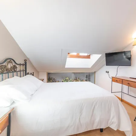 Hostal SIN RECEP24H Puerta de la Villa - Pet friendly&Restaurante-3