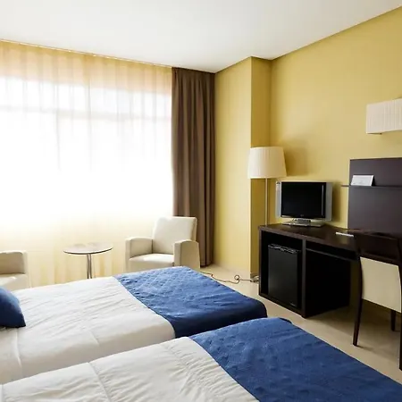 Hotel Puerta De Sahagun-2