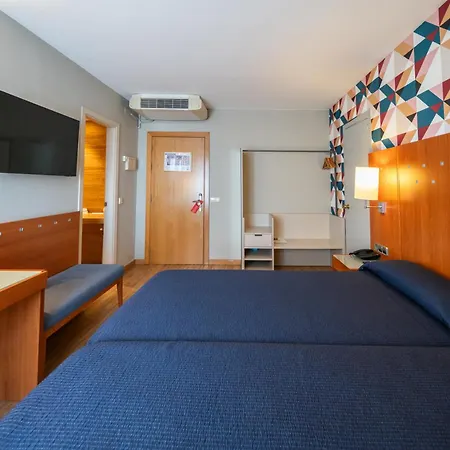 Hotel J. Balmes Vic-3