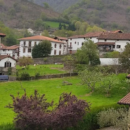 Hostal Mendaurpe-3
